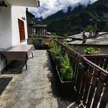 Casa Lana 펜션 키에사인발마렌코